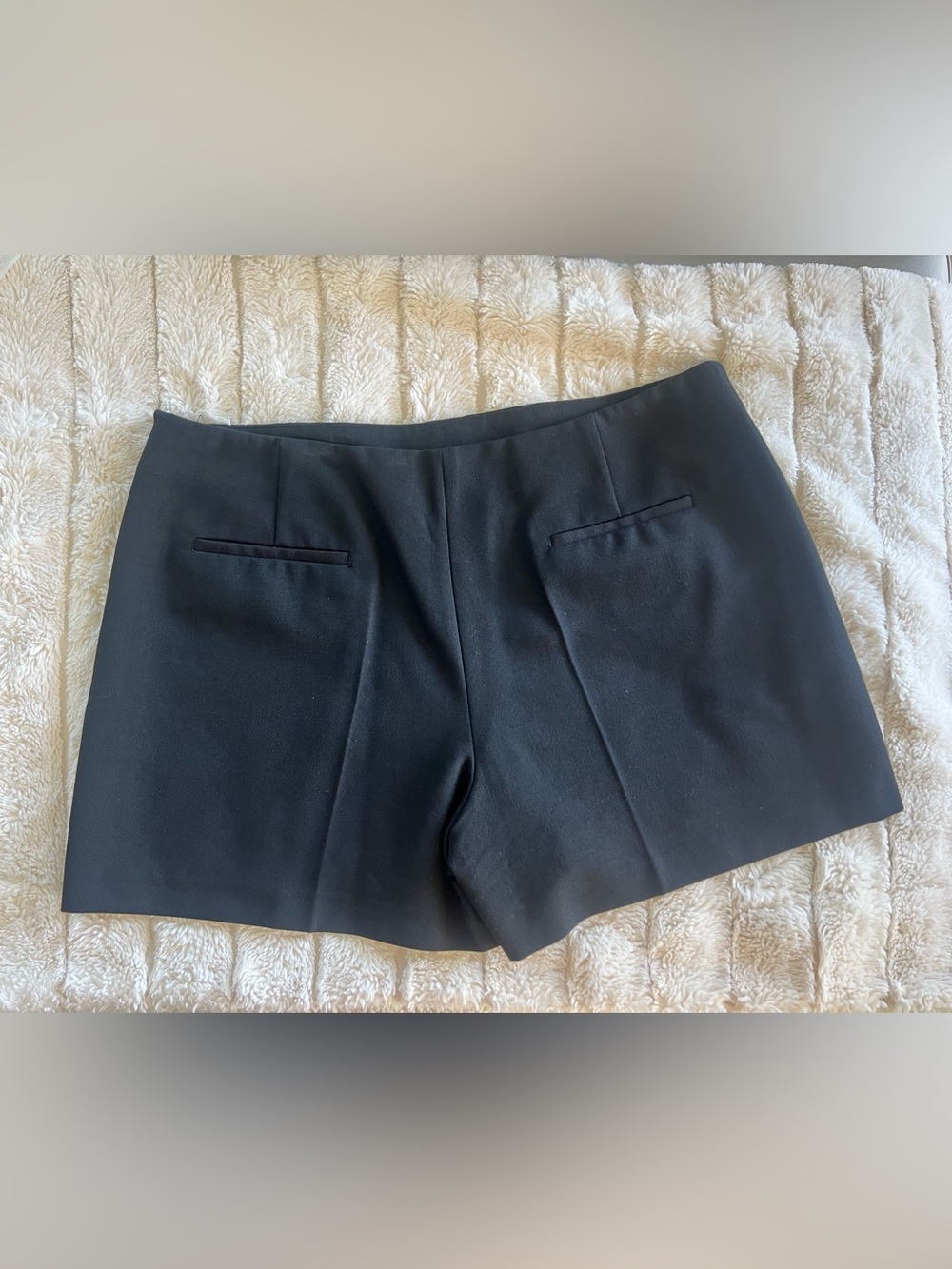 Zara High-Waist Black Dress Shorts - Picture 2 of 3